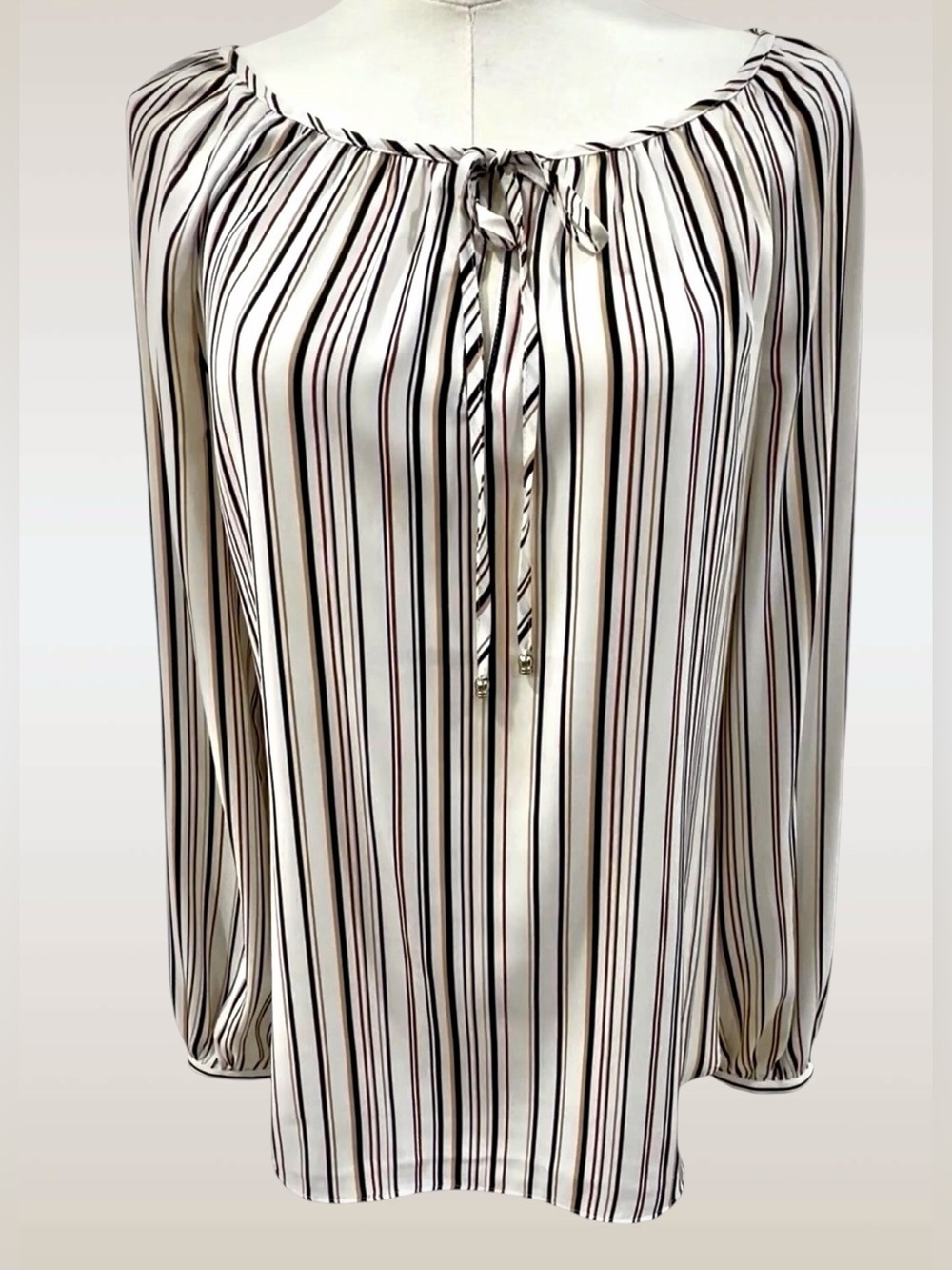 White House Black Market blouse - Picture 8 of 9